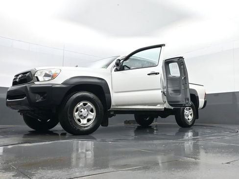 Used 2015 Toyota Tacoma Base image 29
