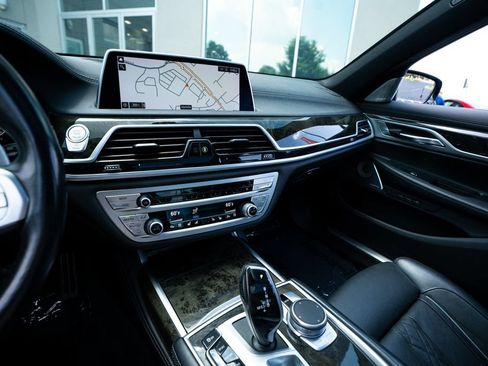 Used 2021 BMW 740i w/ M Sport Package RWD image 36