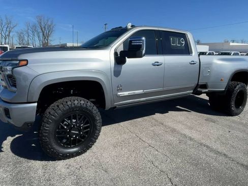 New 2026 Chevrolet Silverado 3500 High Country w/ High Country Premium Package AWD/4WD image 6