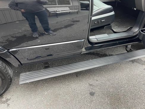 Used 2017 Ford Expedition Limited w/ Equipment Group 301A image 25