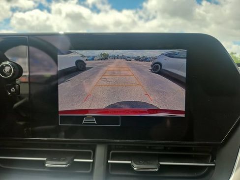 Used 2025 Chevrolet Trax RS FWD image 20