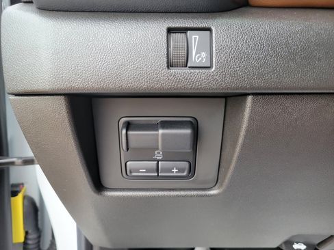 Used 2023 GMC Canyon AT4 w/ AT4 Premium Package image 20