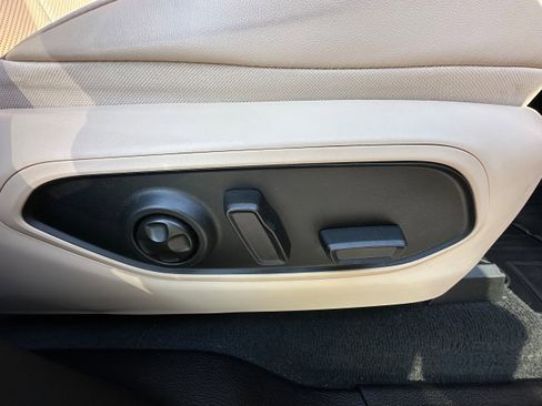 Used 2022 Jeep Grand Cherokee L Limited w/ Luxury Tech Group II AWD/4WD image 23