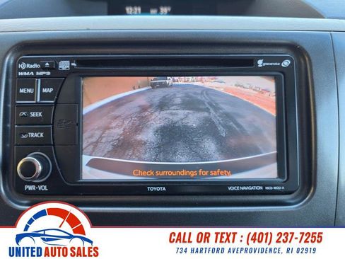 Used 2013 Toyota Sienna XLE image 26