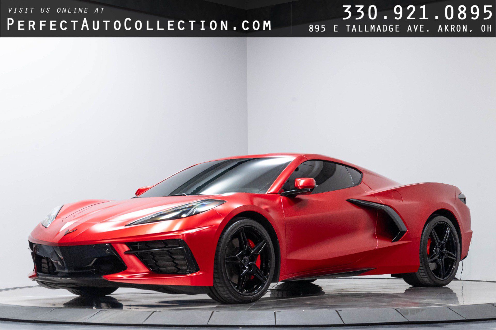 Used 2022 Chevrolet Corvette Stingray Coupe w/ 2LT w/ Z51 Performance Package RWD image 1
