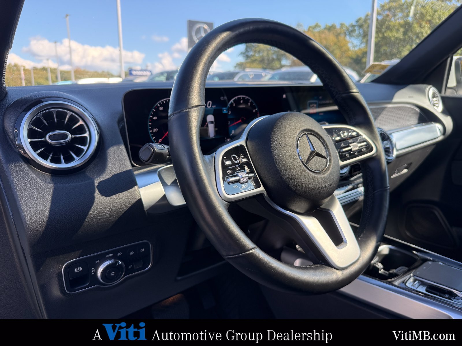 Used 2020 Mercedes-Benz GLB 250 4MATIC image 17