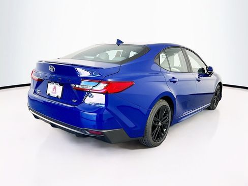 New 2026 Toyota Camry Hybrid FWD image 9
