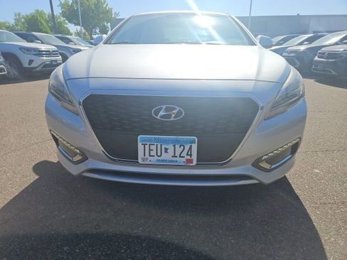 Used 2016 Hyundai Sonata SE FWD image 2