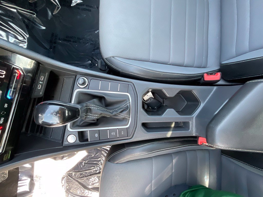 Used 2025 Volkswagen Jetta SE FWD image 20