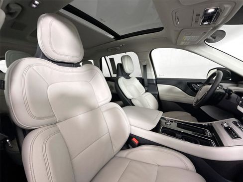 Used 2025 Lincoln Aviator Reserve w/ Equipment Group 201A AWD/4WD image 45