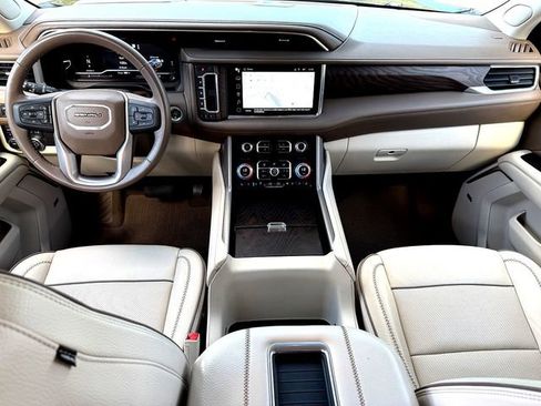 Used 2023 GMC Yukon XL Denali image 25