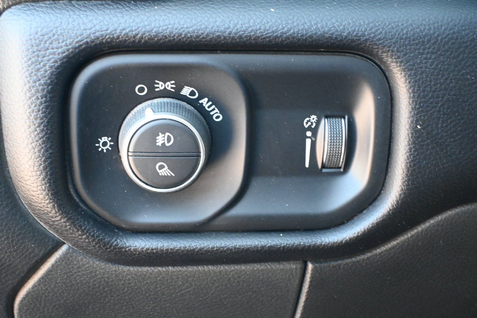 Used 2024 RAM 2500 Big Horn AWD/4WD image 10