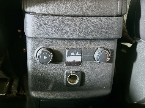 Used 2018 Ford Explorer XLT w/ Equipment Group 202A FWD image 27