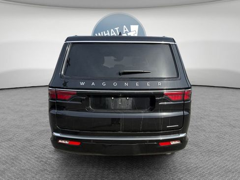 Used 2024 Jeep Wagoneer L Series III w/ Flexible Seating Group AWD/4WD image 5