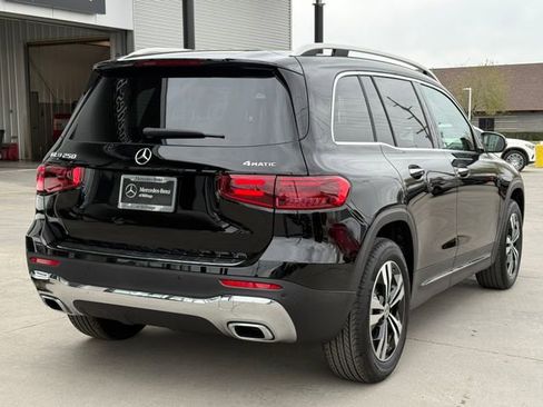 Used 2025 Mercedes-Benz GLB 250 4MATIC image 42