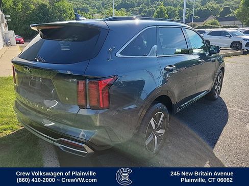Used 2021 Kia Sorento S FWD image 3