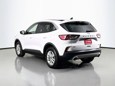 Used 2022 Ford Escape SE image 3