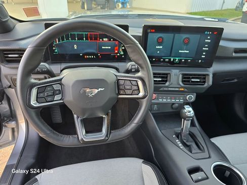 Used 2024 Ford Mustang Coupe image 13