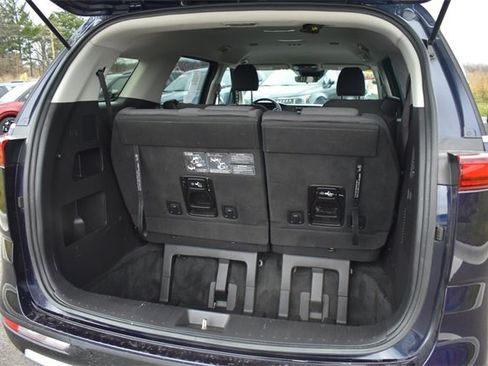 Certified 2023 Kia Carnival LX image 16