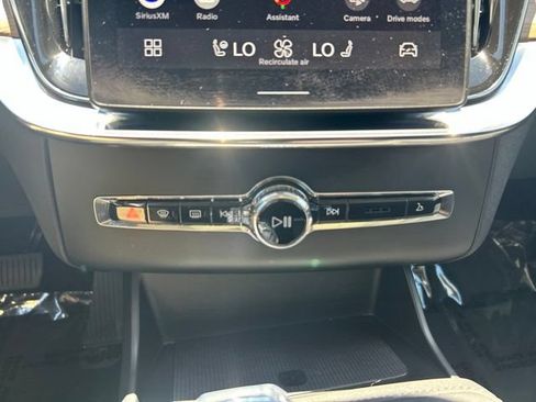 Certified 2025 Volvo XC90 B6 Plus AWD/4WD image 29