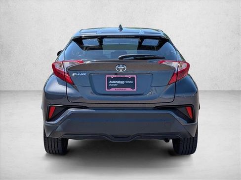 Used 2021 Toyota C-HR XLE FWD image 7