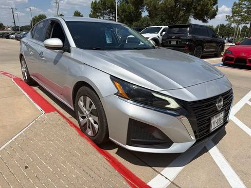 Used 2023 Nissan Altima 2.5 S FWD image 3