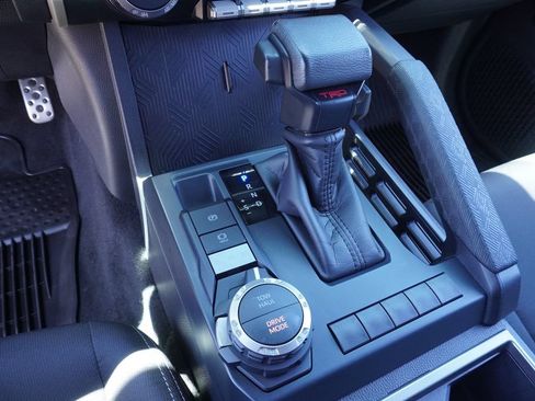 Used 2025 Toyota Tacoma TRD Sport AWD/4WD image 20