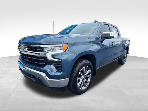 Used 2024 Chevrolet Silverado 1500 LT AWD/4WD image 2