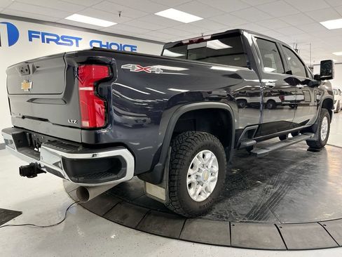 Used 2024 Chevrolet Silverado 2500 LTZ w/ LTZ Premium Package AWD/4WD image 8