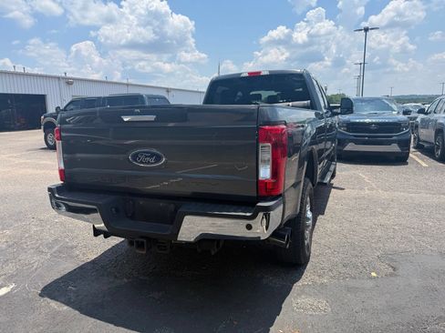 Used 2017 Ford F350 XLT w/ XLT Premium Package AWD/4WD image 7