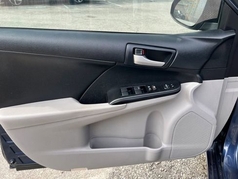 Used 2014 Toyota Camry LE image 22