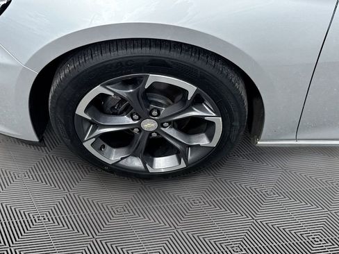 Used 2022 Chevrolet Malibu LT image 29