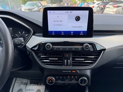 Used 2022 Ford Escape SE w/ SE Sport Appearance Package AWD/4WD image 19