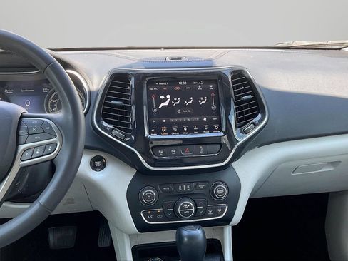 Certified 2022 Jeep Cherokee Limited w/ Elite Package AWD/4WD image 12