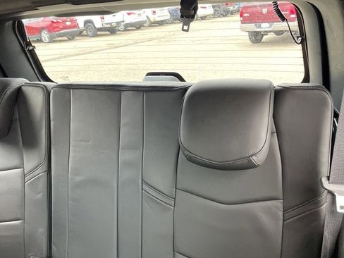 Used 2019 Cadillac Escalade Platinum image 16