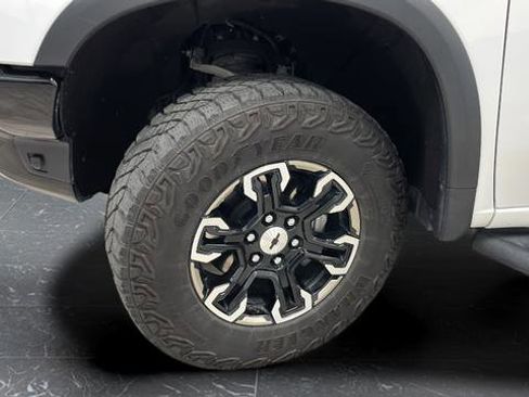 Used 2024 Chevrolet Silverado 1500 ZR2 w/ Technology Package AWD/4WD image 41