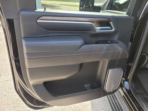 Used 2025 Chevrolet Silverado 2500 High Country w/ Midnight Edition AWD/4WD image 16
