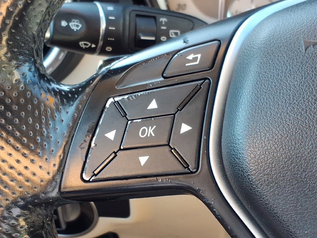 Used 2015 Mercedes-Benz GLA 250 4MATIC image 22