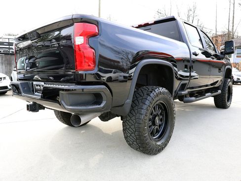 Used 2022 Chevrolet Silverado 2500 LTZ w/ LTZ Plus Package image 7