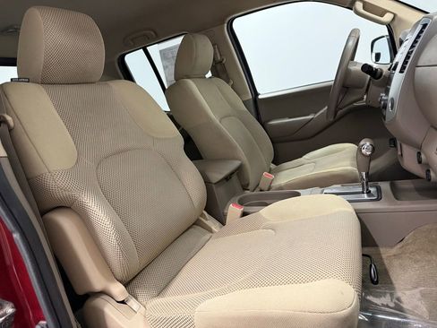 Used 2014 Nissan Frontier SV image 13