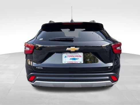 Certified 2025 Chevrolet Trax LT w/ Driver Confidence Package FWD image 4