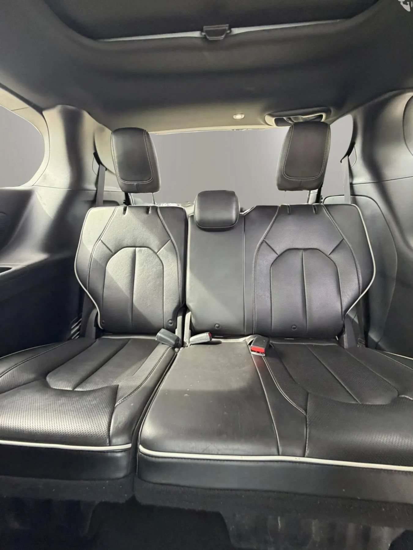 Used 2020 Chrysler Pacifica Limited w/ S Appearance Package FWD image 12