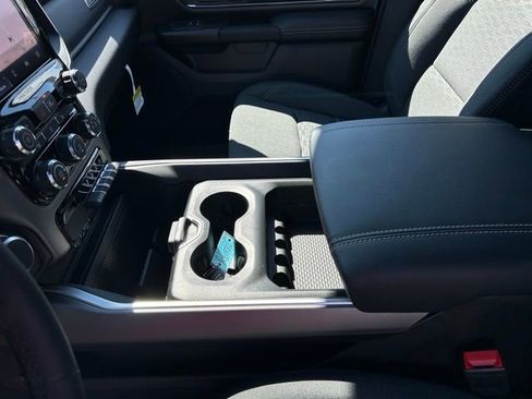 New 2026 RAM 1500 4x4 Crew Cab image 32