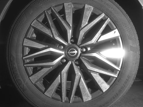 Used 2025 Nissan Altima 2.5 SV image 13