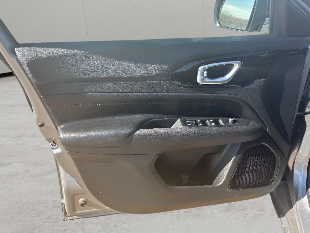 Used 2024 Jeep Compass Trailhawk AWD/4WD image 27