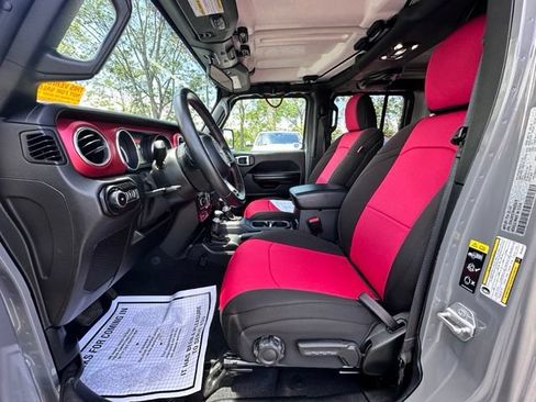 Used 2021 Jeep Wrangler Unlimited Rubicon AWD/4WD image 25