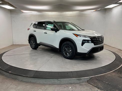 New 2026 Nissan Rogue S image 7