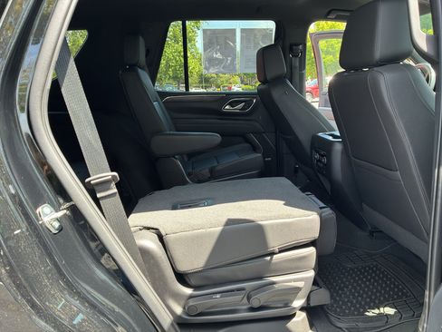 Used 2022 Chevrolet Tahoe Z71 w/ Luxury Package AWD/4WD image 41