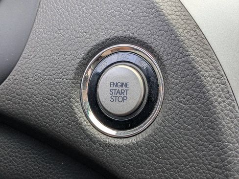 Used 2013 Hyundai Azera image 29