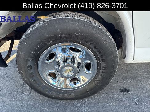 Used 2015 Chevrolet Express 2500 RWD image 31